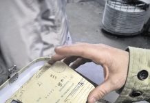 Incontro emozionante davanti ad un bunker della 2° Guerra mondiale