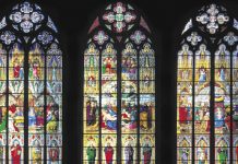 Germania. Salvare le vetrate policrome delle chiese demolite, la missione dei coniugi Jansen-Winkeln