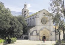 Fossanova, l’abbazia che non può bruciare