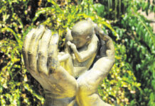 La coppia in lutto dopo un aborto: cosa accade se i partner soffrono diversamente