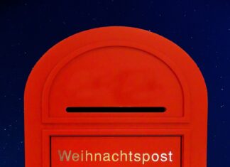 Le lettere di Natale: un ponte di speranza tra i cuori dei bambini e la magia delle feste.