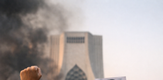 Iran. Adesso. E il resto del mondo che guarda altrove