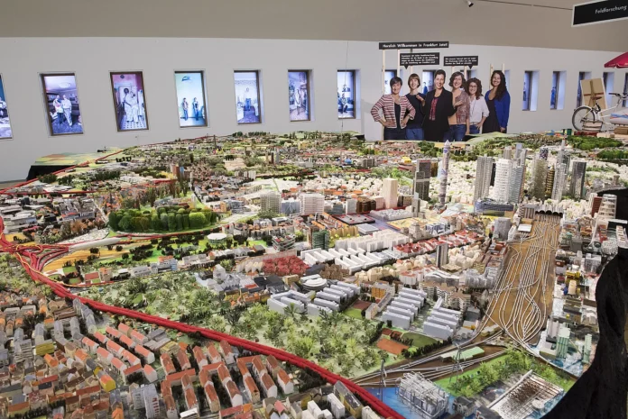 Frankfurt-Modell-und-Ausstellung-Frankfurt-Jetzt-Erforschen-HMF-Petra-Welzel