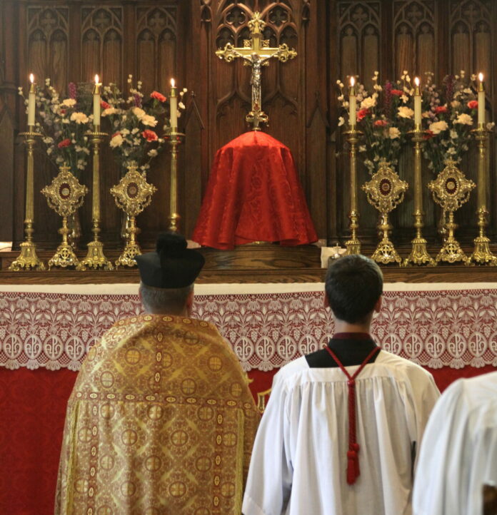 Start_of_SSPX_May_procession
